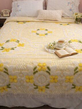 Vintage Yellow Chenille Bedspread Floral Medallion Fringe Cottagecore Farmhouse